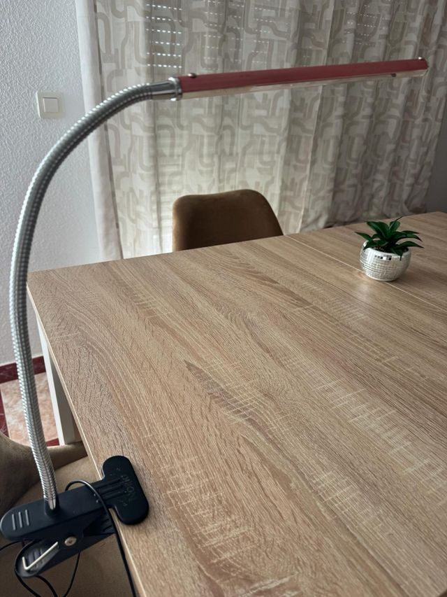 lámpara con soporte para mesa o tabla