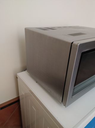 Microondas+Grill+Horno aire caliente.