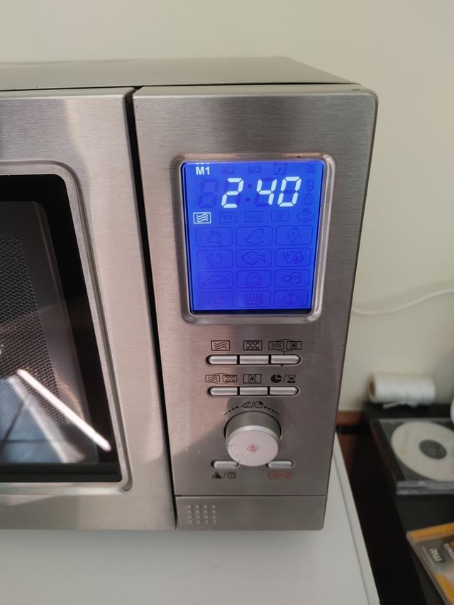 Microondas+Grill+Horno aire caliente.