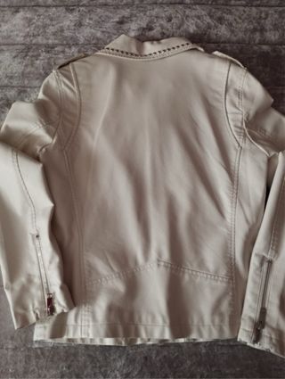 Cazadora biker polipiel blanco roto