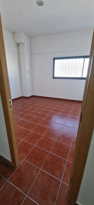 DESPACHO - OFICINA - SALA EN NAVE INDUSTRIAL