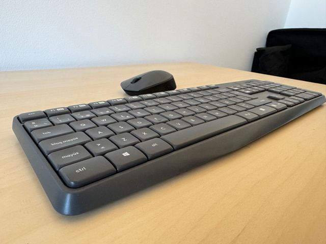 Pantalla monitor LG 25" teclado ratón inalambrico