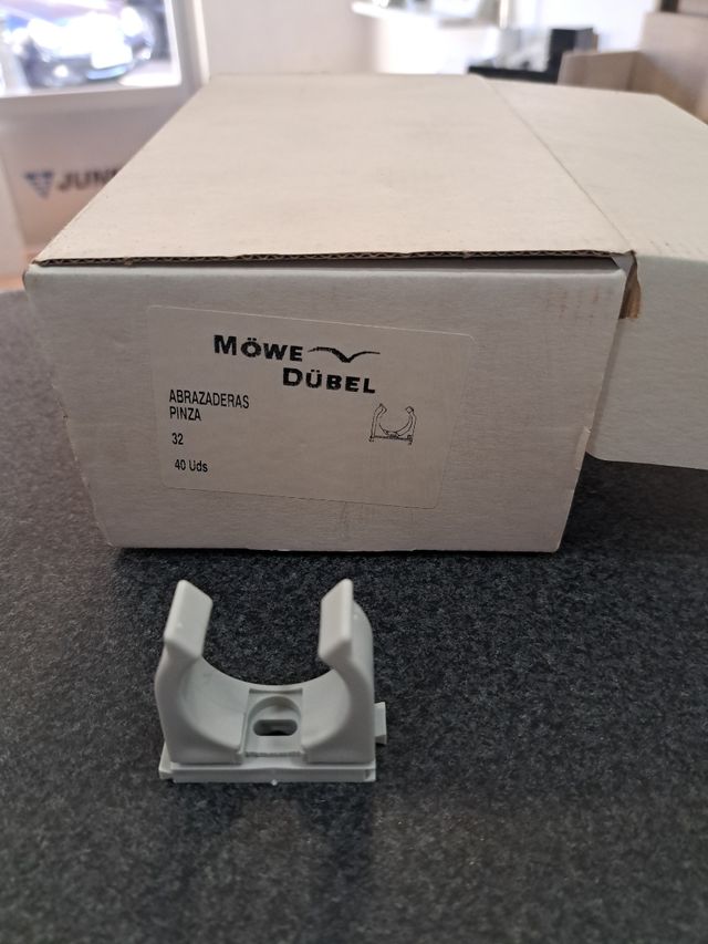 ABrazadera pinza de 32 para fijación de cables