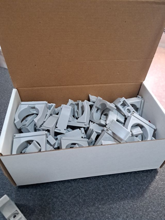 ABrazadera pinza de 32 para fijación de cables