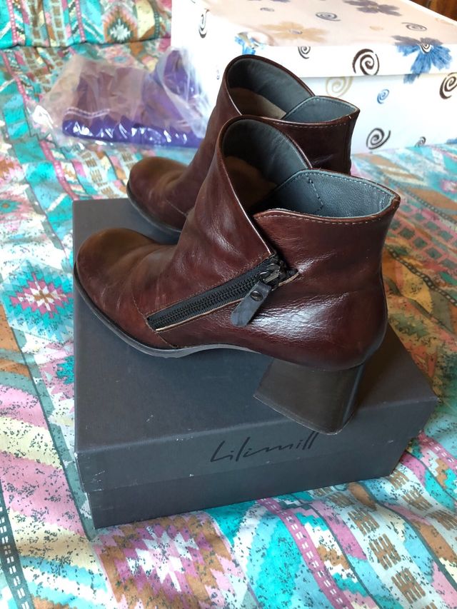 Stivaletti con tacco basso e comodo in pelle