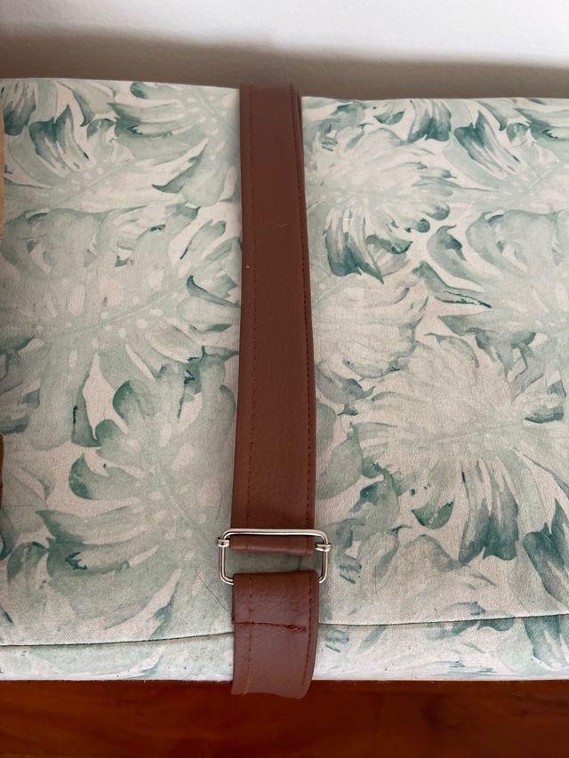 Banco de madera con cojín