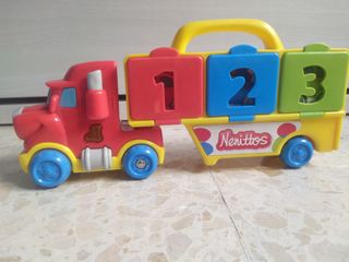 Camión con vehículos infantiles