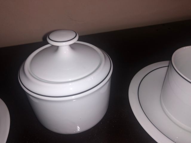 3 Tazze da The con Zuccheriera in Porcellana