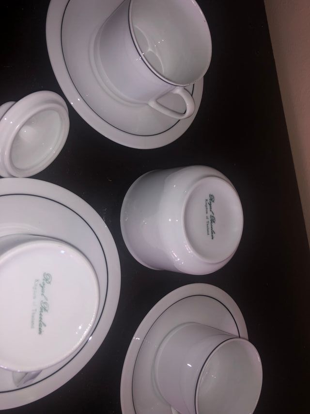 3 Tazze da The con Zuccheriera in Porcellana