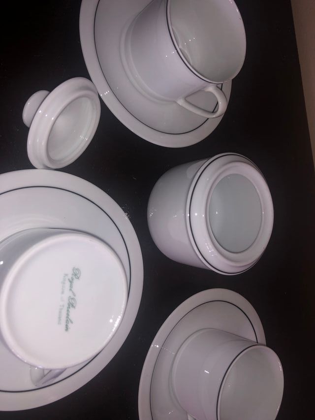 3 Tazze da The con Zuccheriera in Porcellana