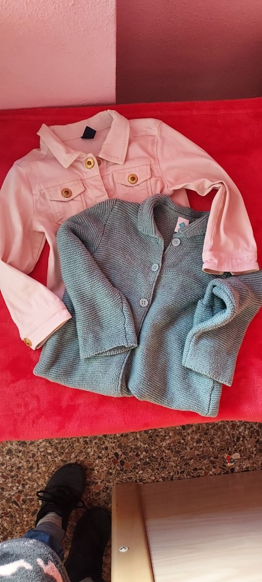 Abrigo celeste + Chaqueta vaquera