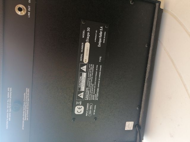 Amplificador d instrumentos d musica