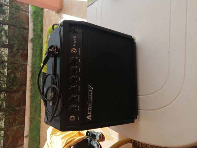 Amplificador d instrumentos d musica