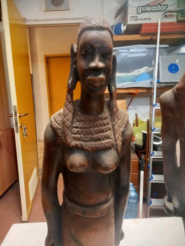 Statue in legno vintage