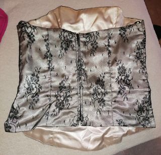 Vestido de Raso y encaje negro para even