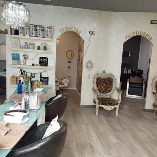 R7046568 Traspaso de Centro de Uñas en Terrassa