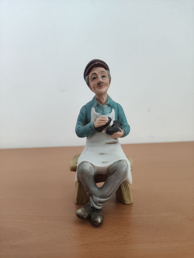 Figura anciano cerámica