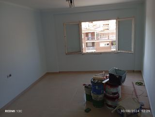 Se ofrese pintor