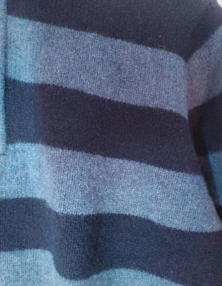 Jersey azul con rayas
