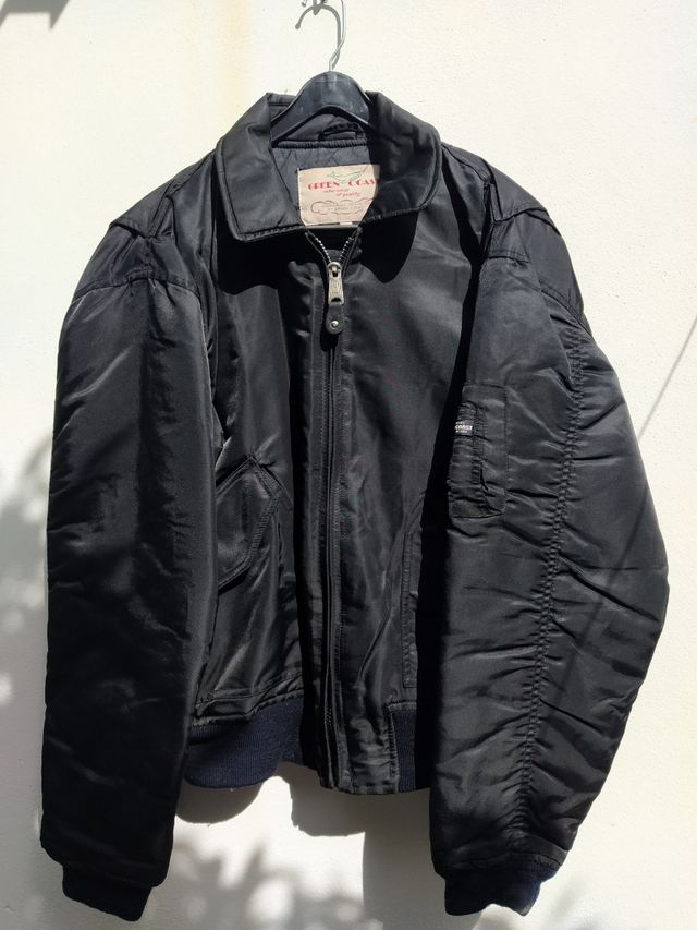 2 Chaquetas Bomber; negra y verde mili