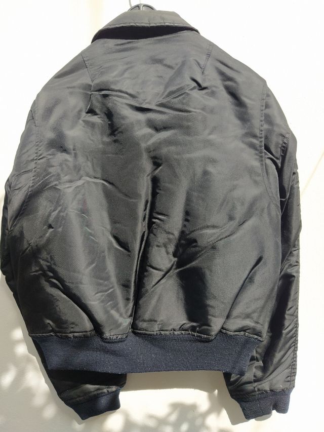 2 Chaquetas Bomber; negra y verde mili