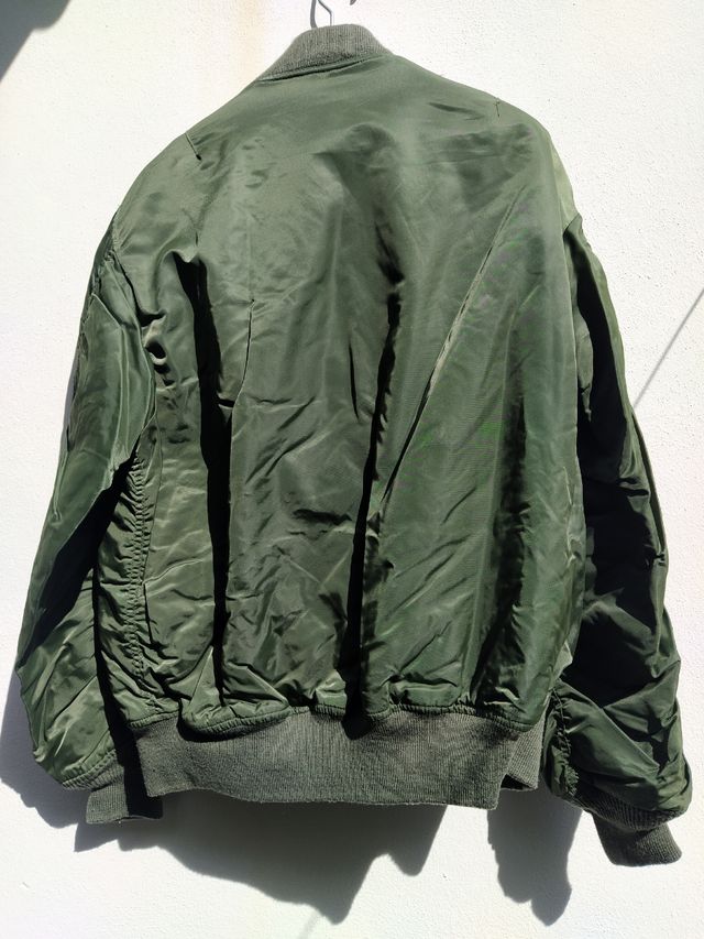 2 Chaquetas Bomber; negra y verde mili