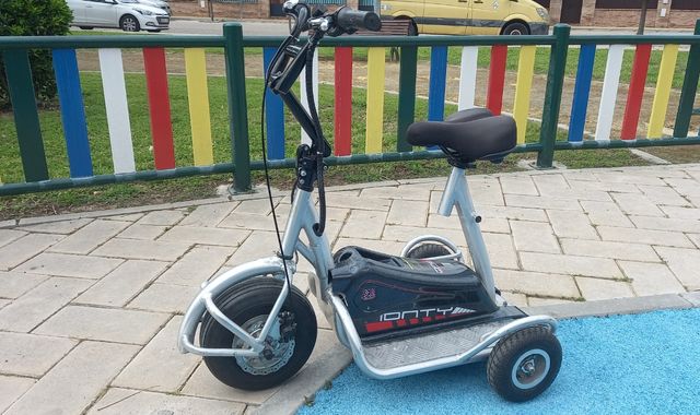 Triciclo a Batería para movilidad reducida