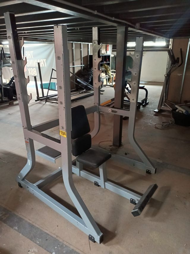 Banco press hombro technogym