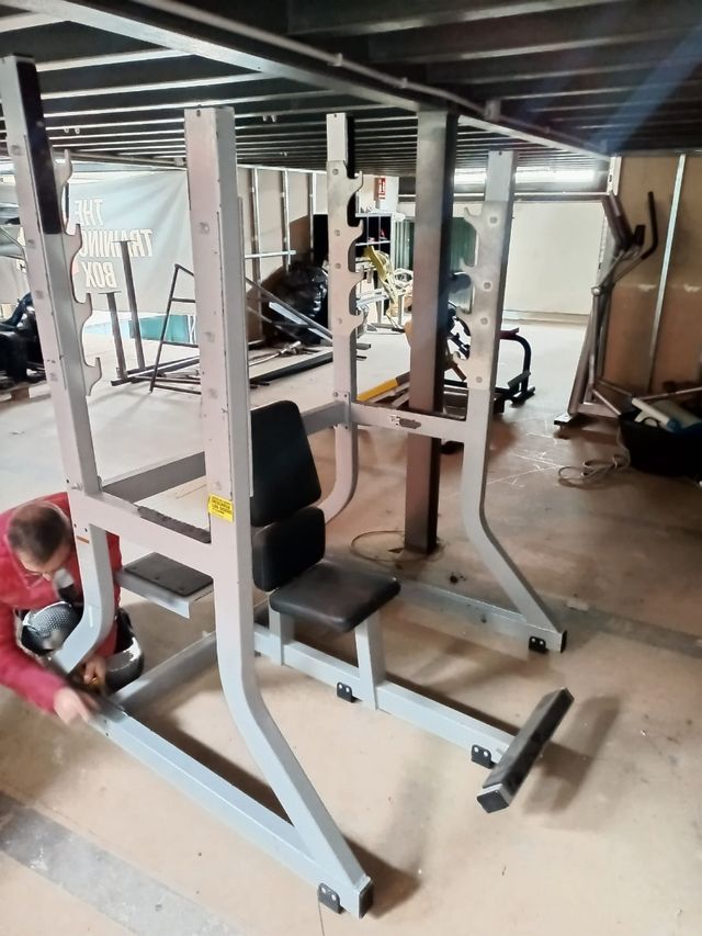 Banco press hombro technogym