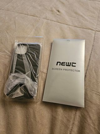 Case&screen protector iphone13 marca New'c