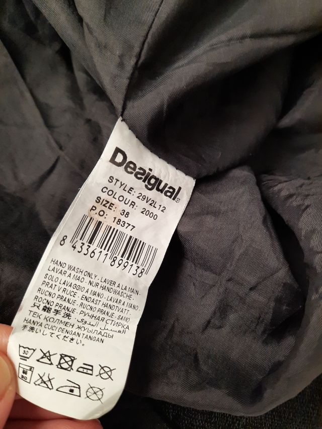 Vestido negro de Desigual