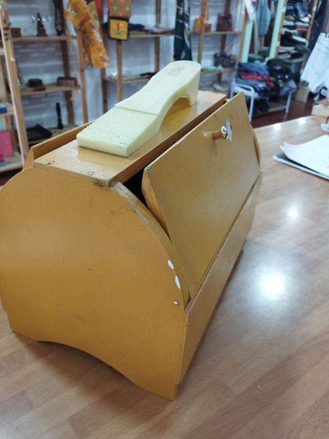 Caja limpia zapatos
