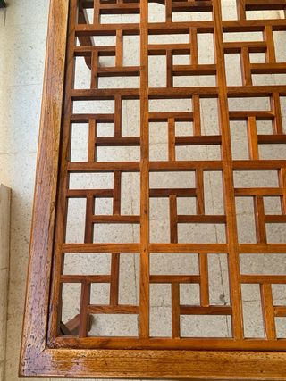 Mesa  baja grande y de madera maciza