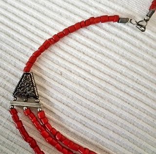 Collar de coral y turquesas 