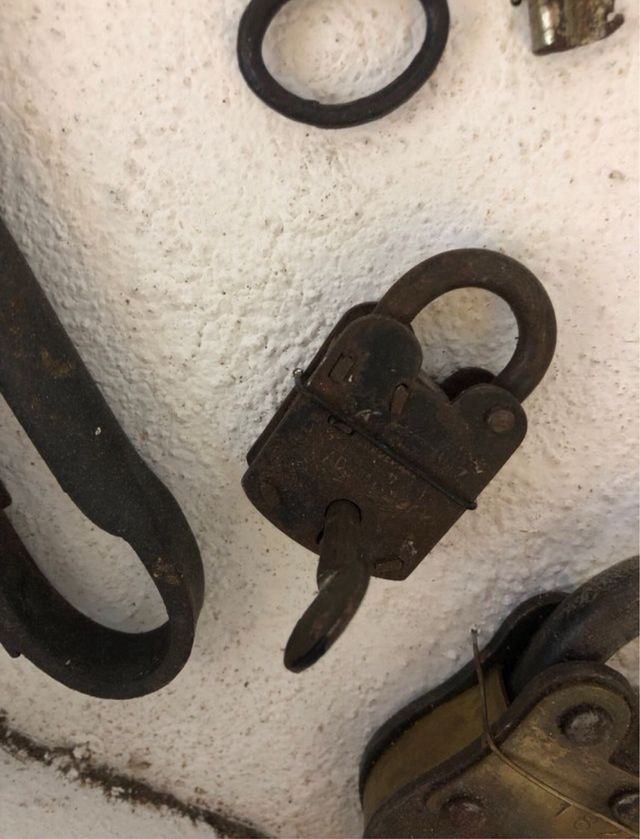 Antigua coleccion candados y llaves