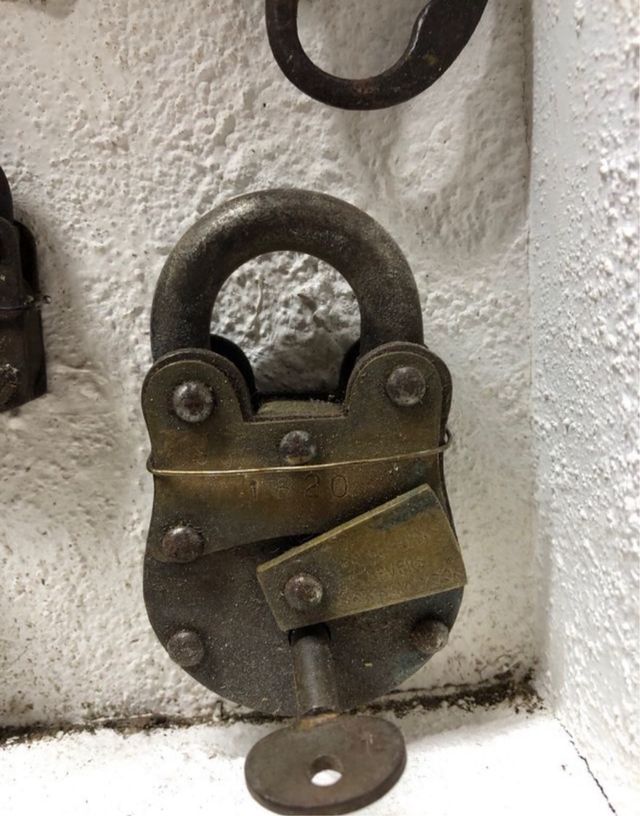 Antigua coleccion candados y llaves