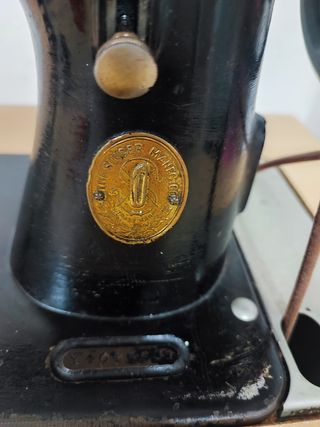 Maquina de coser Singer