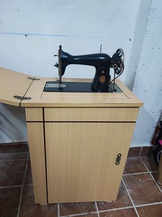 Maquina de coser Singer