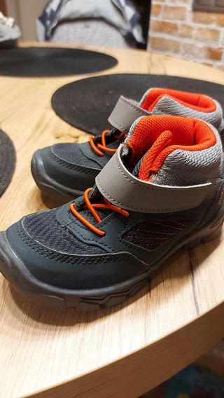 Botas de montaña infantil