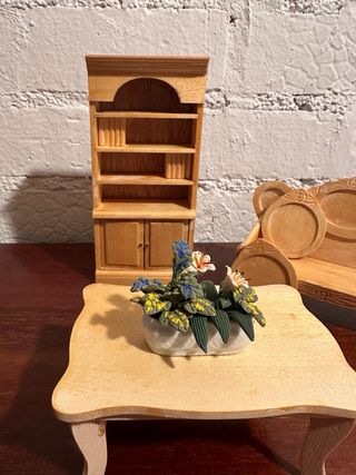 Lote de juguetes para casita de muñecas