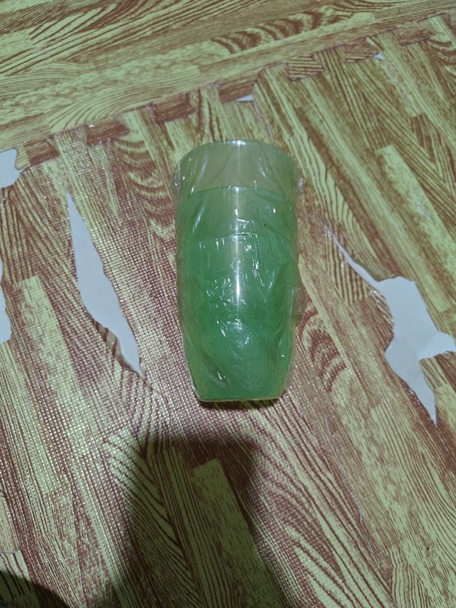 Set di 3 bicchieri di plastica