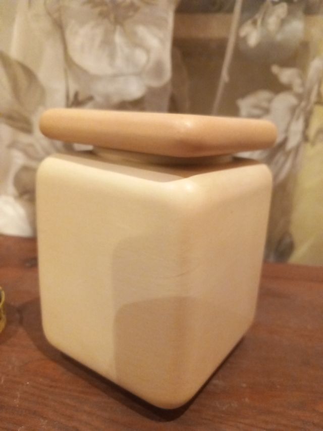 Vaso con coperchio Egan