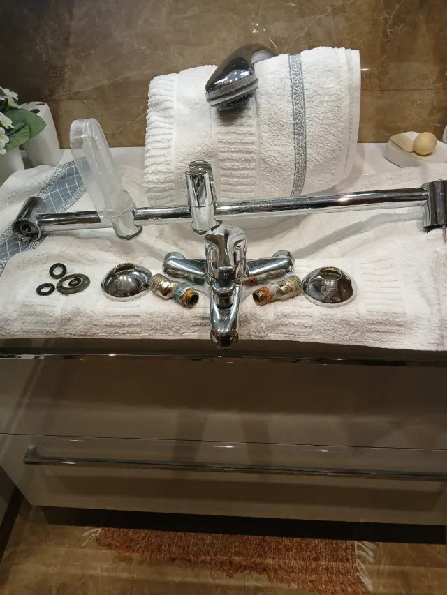 GRIFO ROCA  CON DUCHA