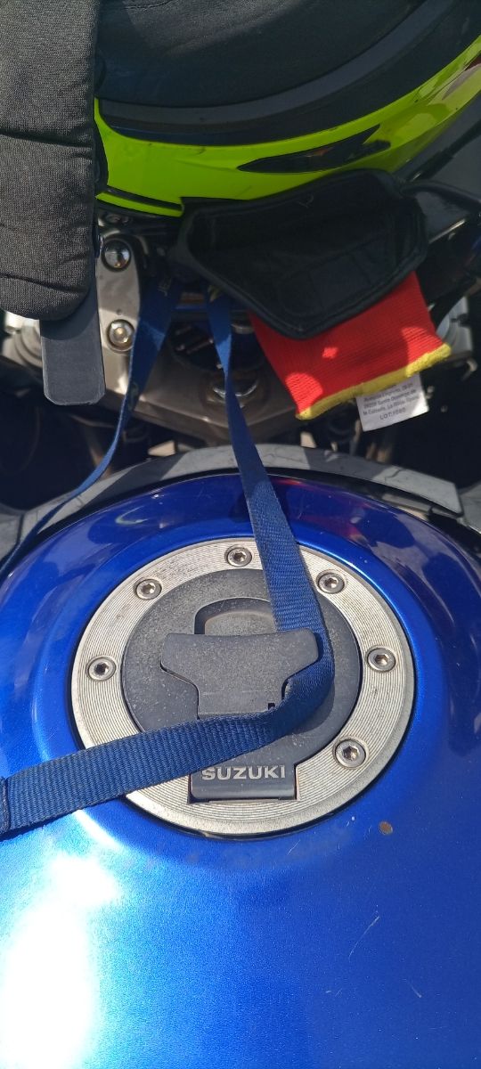 SUZUKI V-STROM DL 650  LISTA PARA LA AVENTURA  ;-)