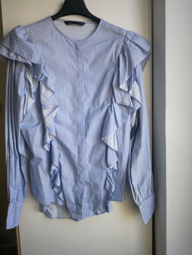 Camicia a righe con volant Zara
