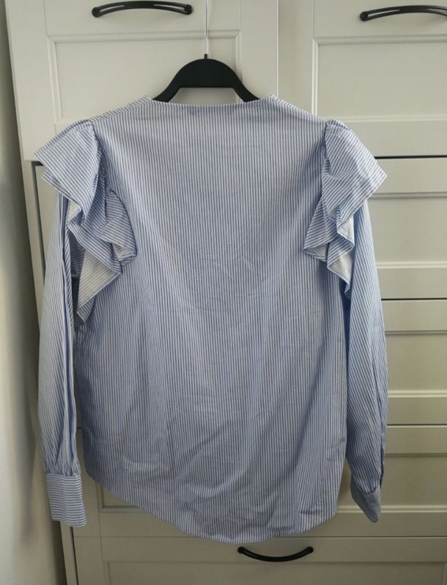 Camicia a righe con volant Zara