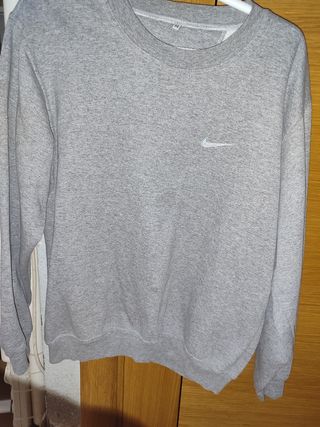 Sudadera Nike básica 