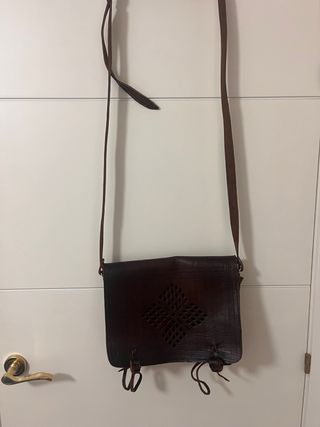 Bolso de cuero marron