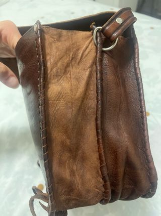 Bolso de cuero marron
