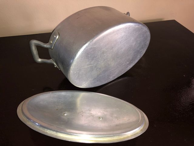 Pentola Alluminio Ovale c/maniglie e Coperchio